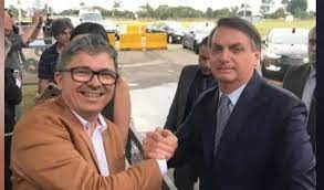 Wellington Macedo de Souza, condenado por tentar explodir uma bomba num caminhão de combustível no Aeroporto de Brasília, e Jair Bolsonaro (Foto: Reprodução - Twitter)